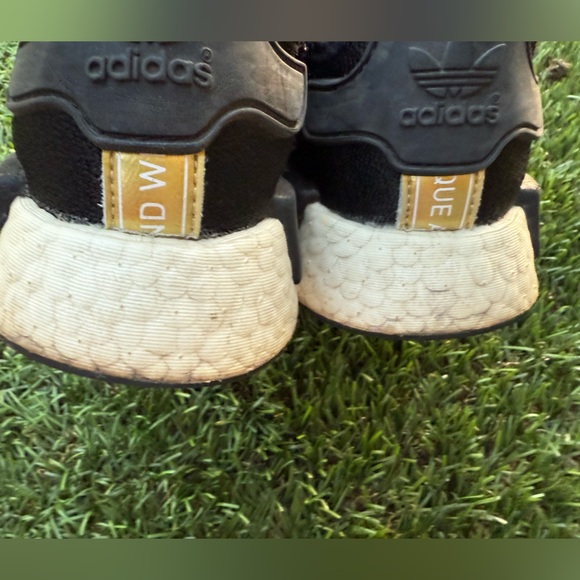 ADIDAS NMD_R1 Black/ Metallic Formstrip Sz (5 1/2) - Picture 5 of 7